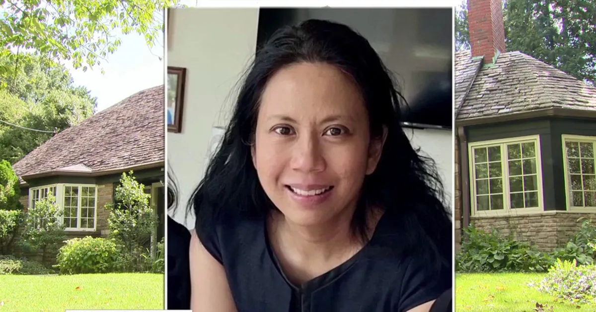 Police and investigators outside a Washington, D.C. home in the missing Antoinette Forbes case